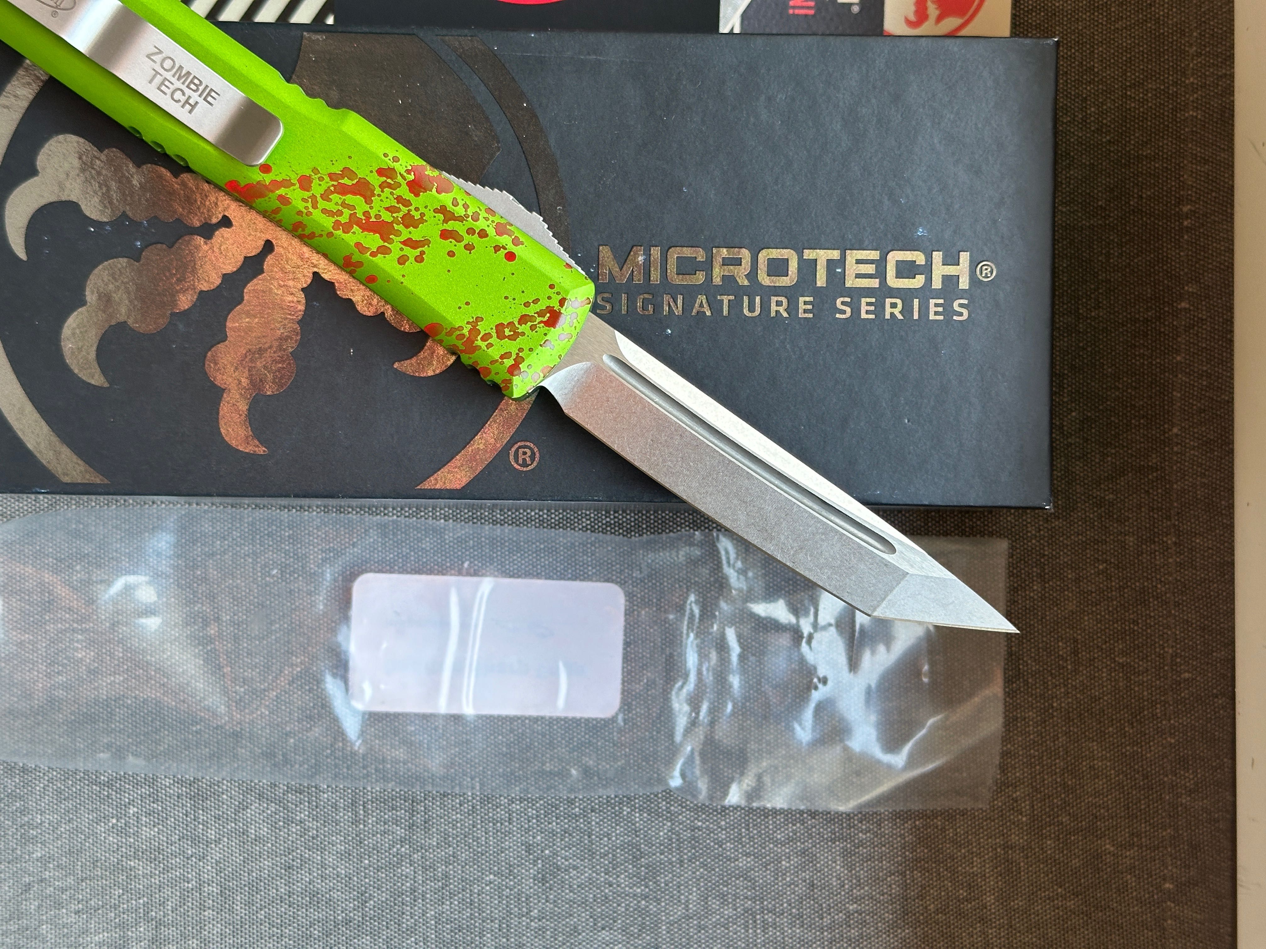Nowy nóż Microtech Ultratech Zombie Tech 123-10Z