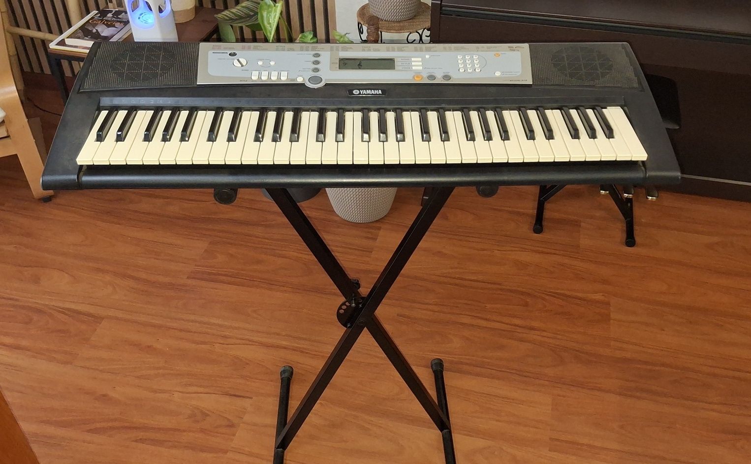 Piano Yamaha PSR E203