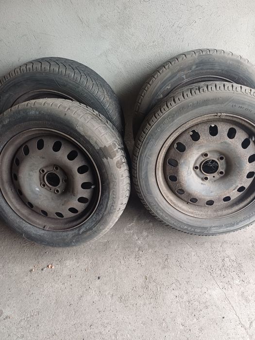 Sprzedam felgi stalowe od peugeota 407 16