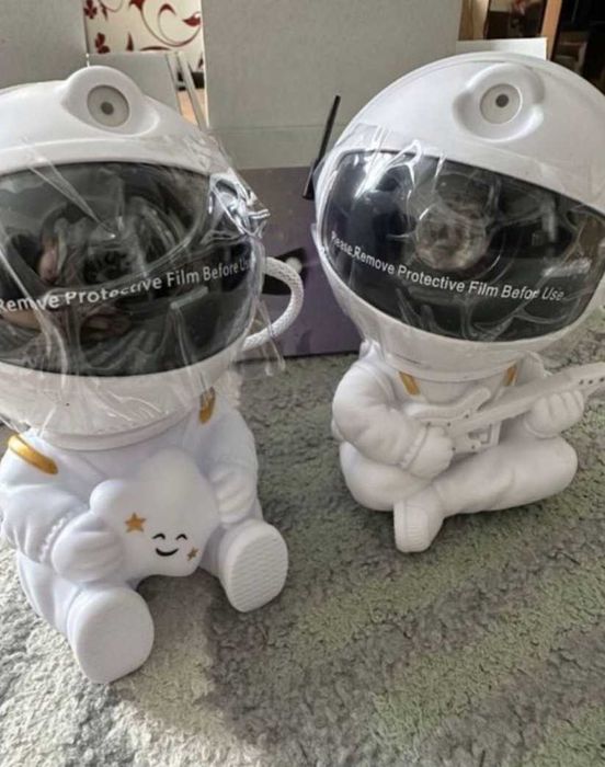 Нічник проектор зоряного неба великийц  космонавт