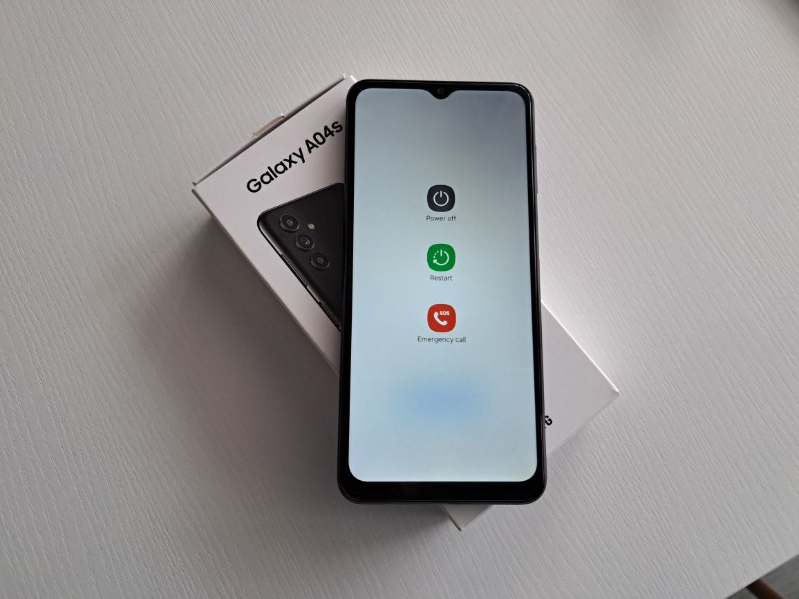 Smartfon Samsung Galaxy A04s+ładowarka, etui.Gwarancja.Wysyłka