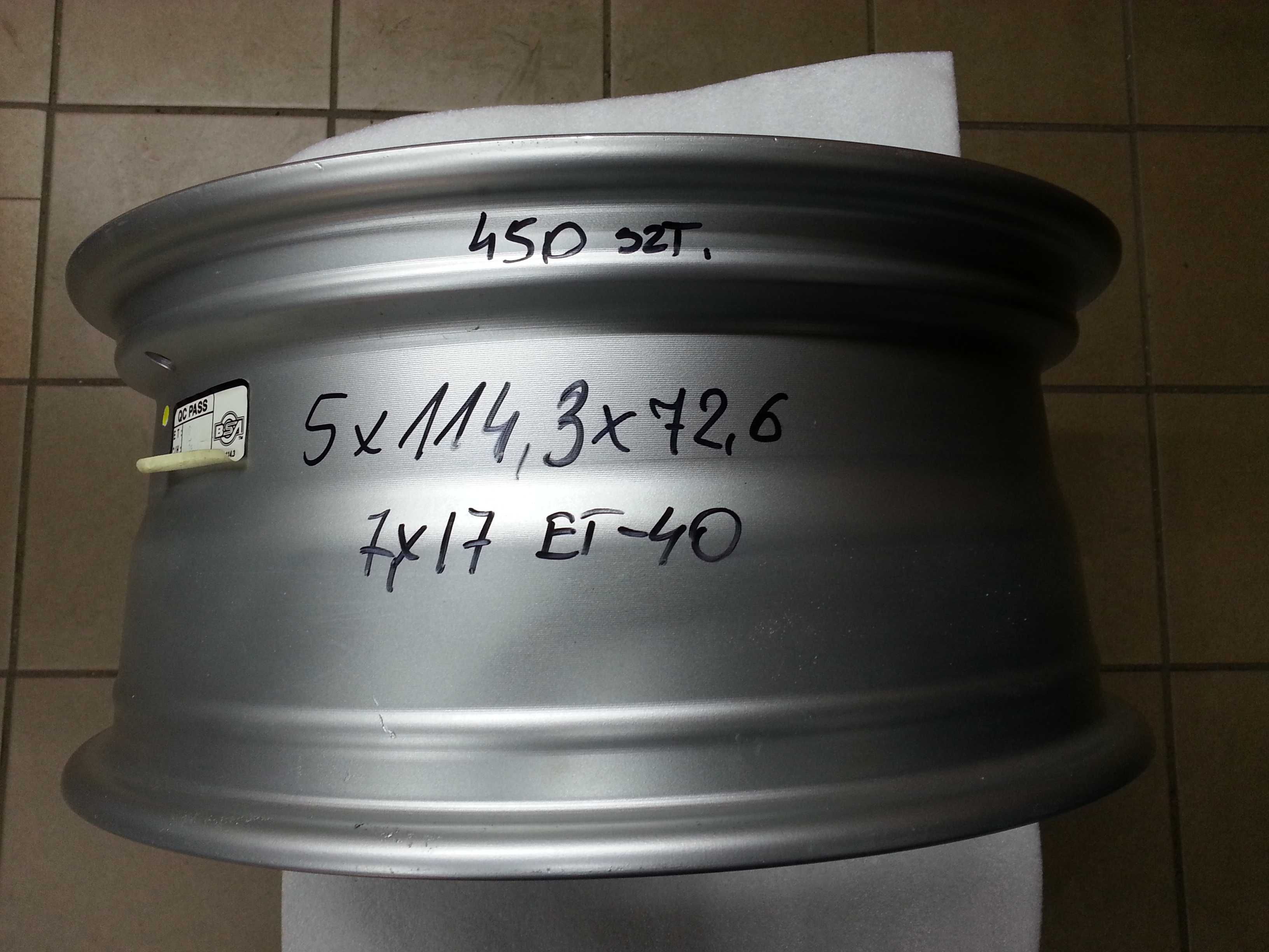 Felga aluminiowa 5x114,3 x72,6 7x17 ET-40 BSA 322