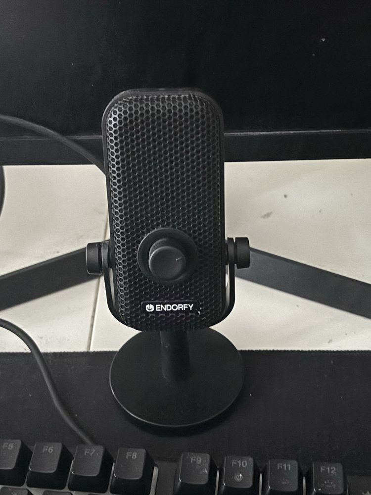 Zestaw Komputer gamingowy + monitor + myszka + klawiatura + mikrofon!