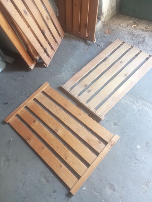 6 estrados impecáveis. Balneário ou Restaurante.