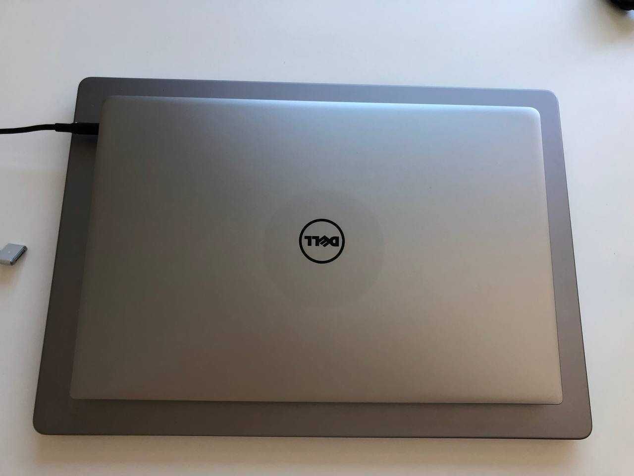 DELL XPS 13 - i7 / 8 gb / 256 GB - Windows 11 Pro