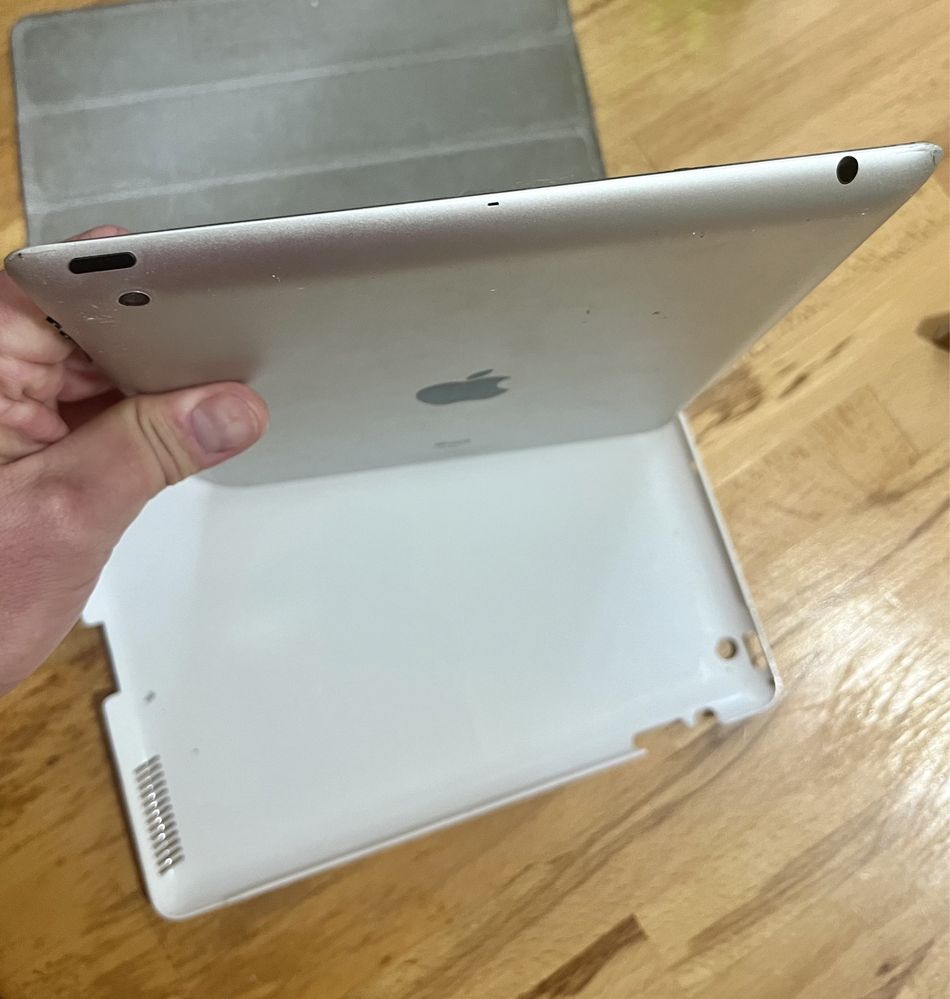 Apple iPad 3 Wi-Fi 32GB (MC706RS/A)