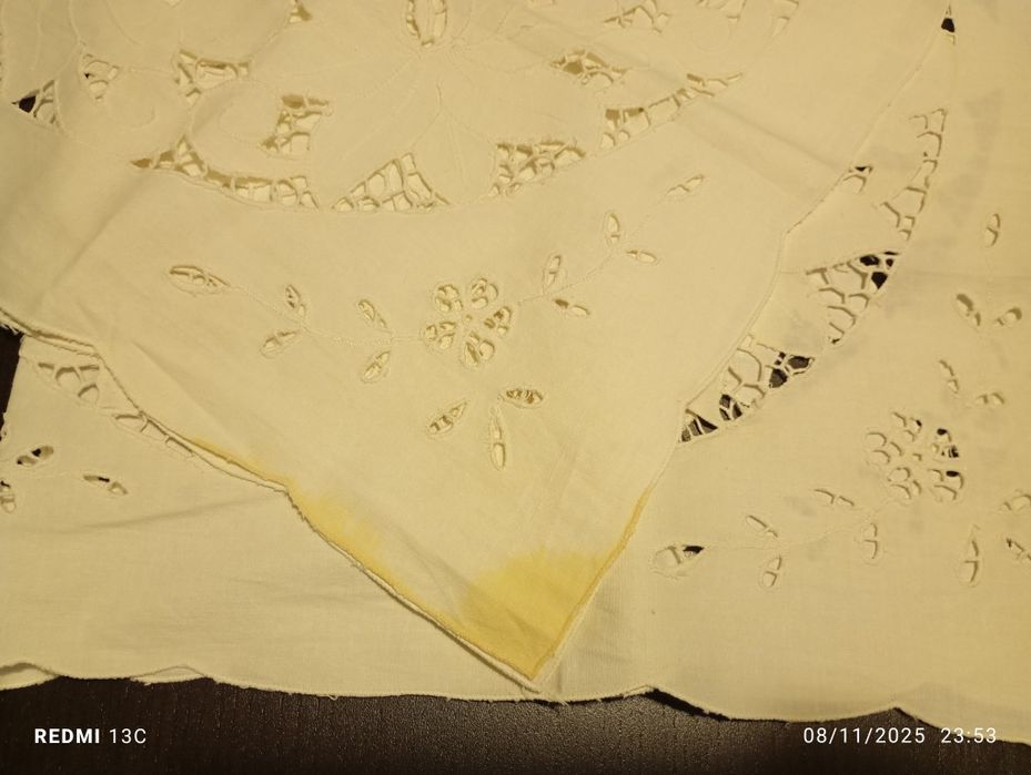 Toalha quadrada bordada