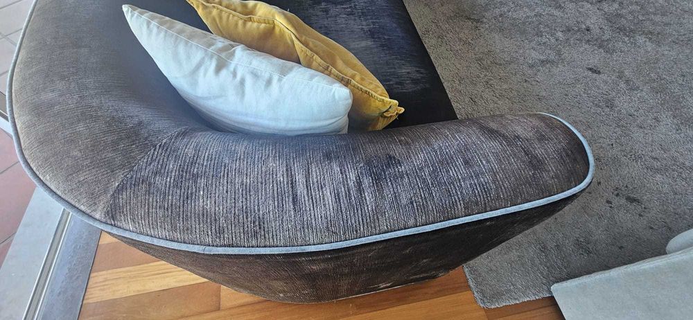 Sofá com 2,30m de Comprimento – Design Assimétrico