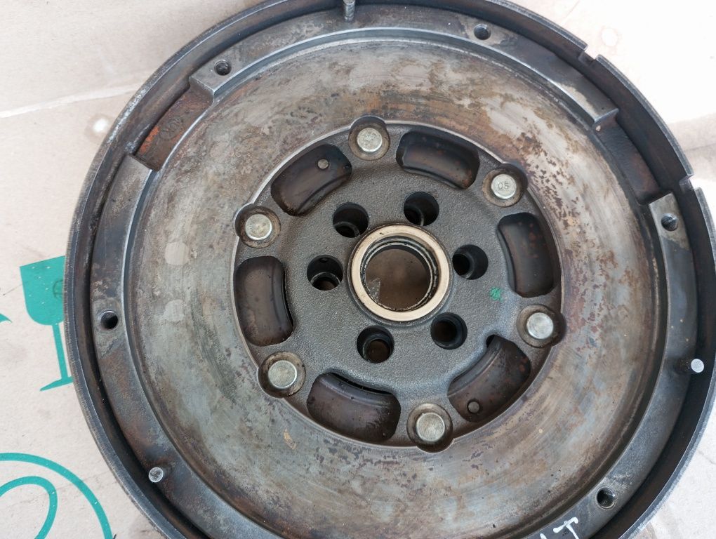 Маховик демпферний 2.0 ALT Audi A4 Passat B5