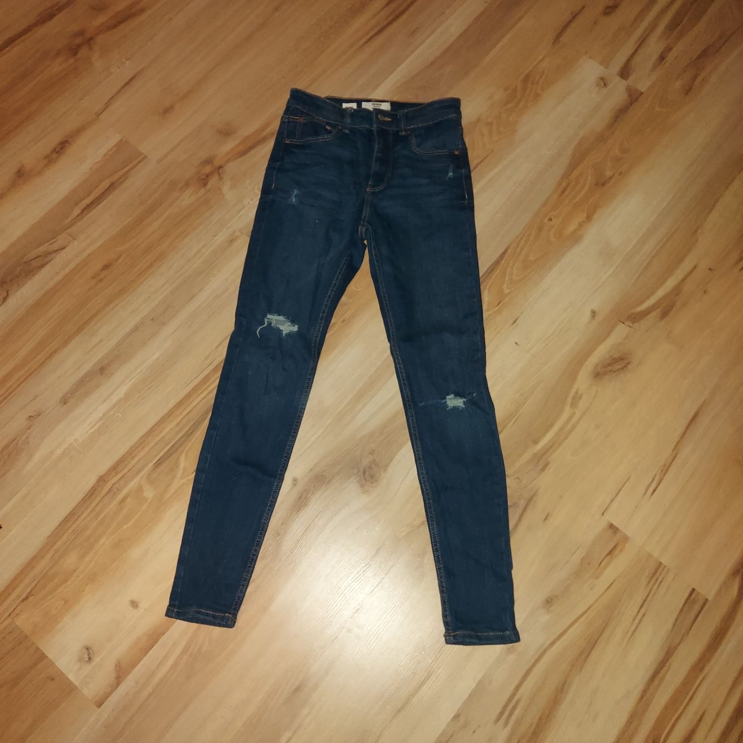 Bershka 36 S jeansy skinny