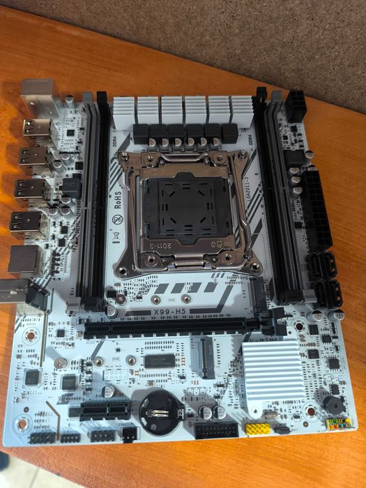 płyta główna to model X99-H5.