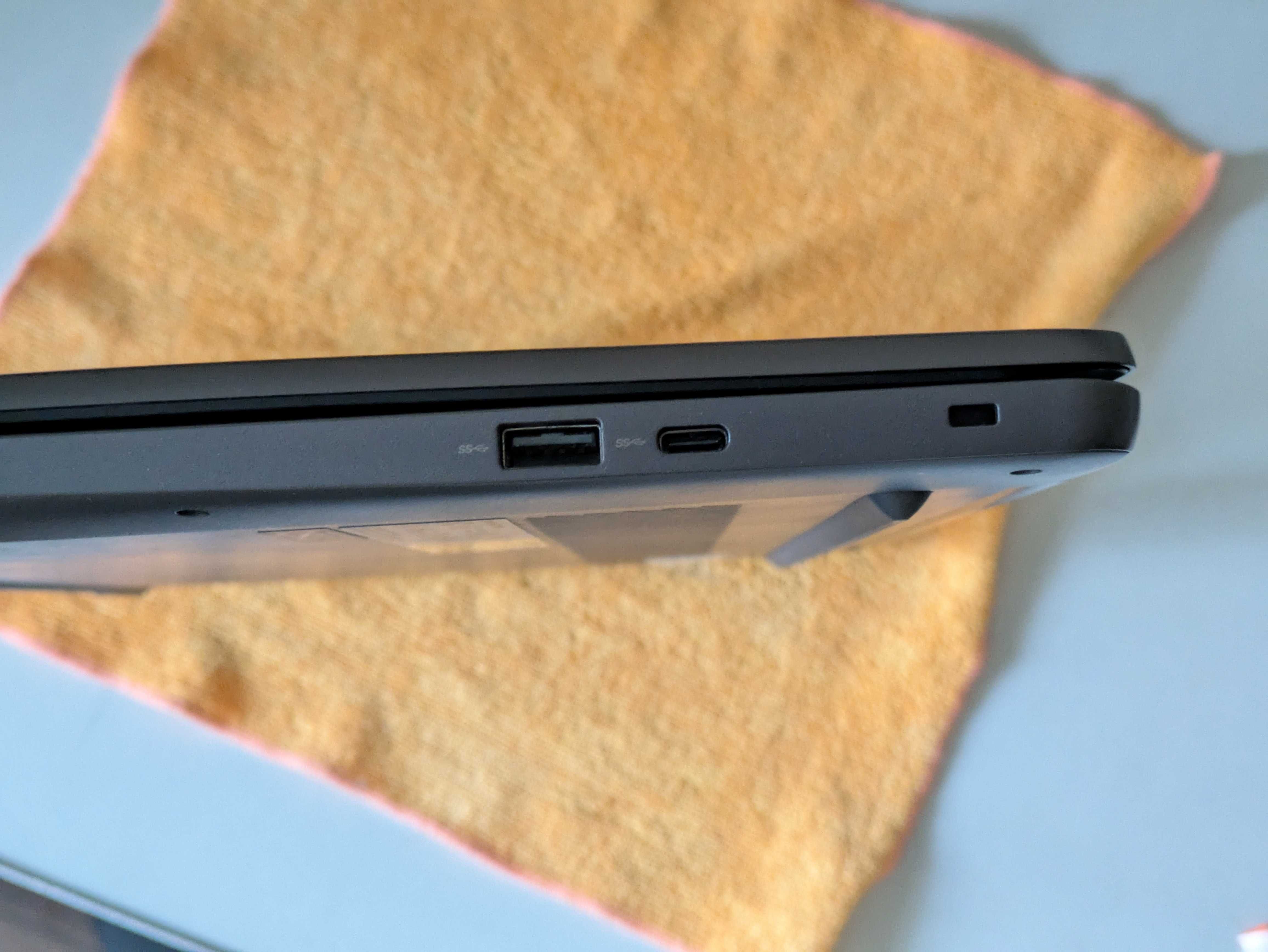 Lenovo IP 5 Chrome | 16" 2.5K 120Hz | Core i3-1215U | 8GB RAM | 128GB