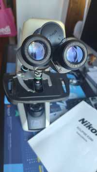 Microscópio profissional ECLIPSE E200