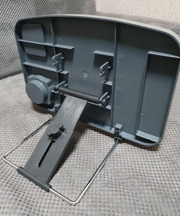 Полка-столик универсальная для салона автомобиля.