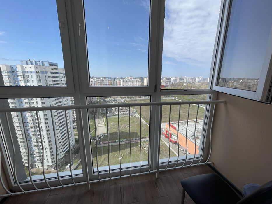 Продаж 1-к кв 50м2 Драгоманова 2б Позняки