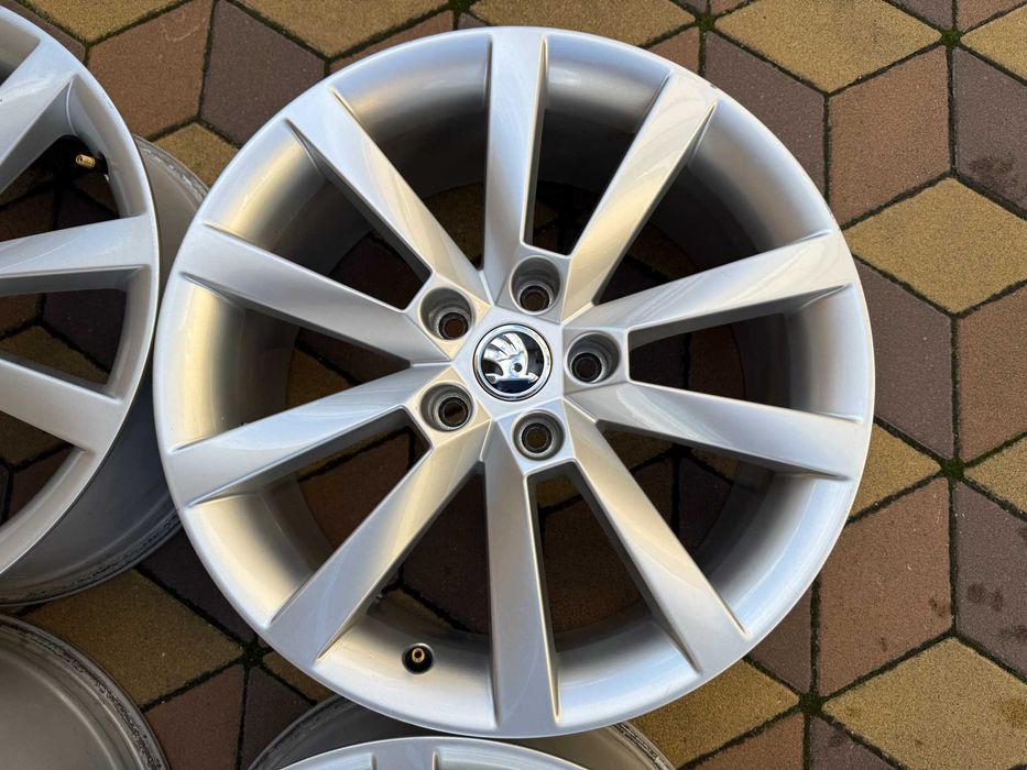 Диски оригінальні для Skoda Octavia, Superb R18 5x112