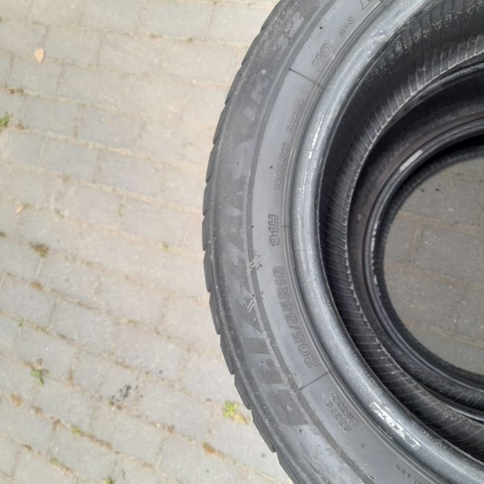 Komplet opon zimowych Bridgestone 205/55 R16
