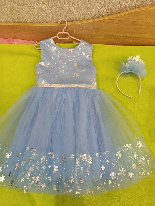 Новорічна пишна сукня з обручем  ,на 5-7 років