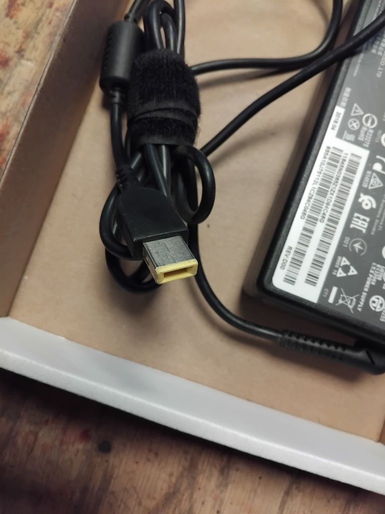 Nowa oryginalna ładowarka zasilacz Lenovo  SlipTip 135W 20V 6.75A