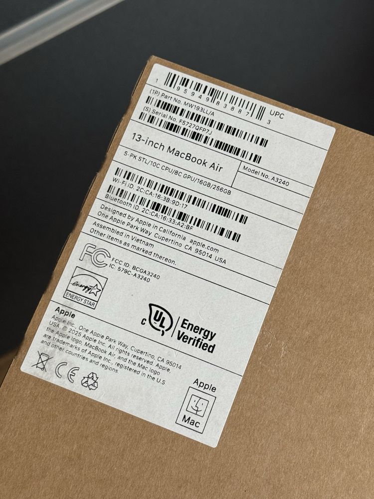 Apple MacBook Air 2025 16/256 GB ! M4 ! Новий !