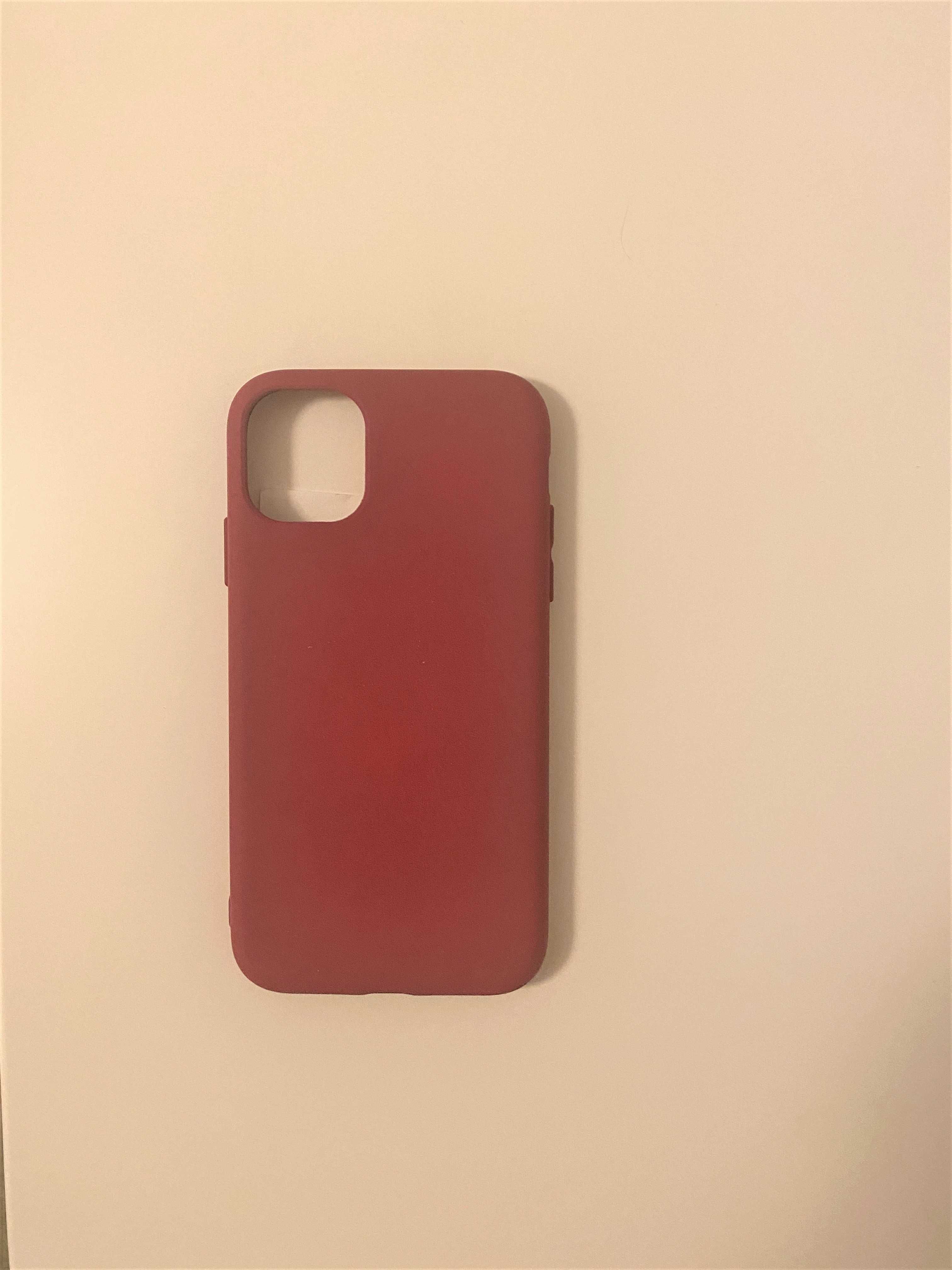 Nowe etui do iPhone 11 burgund