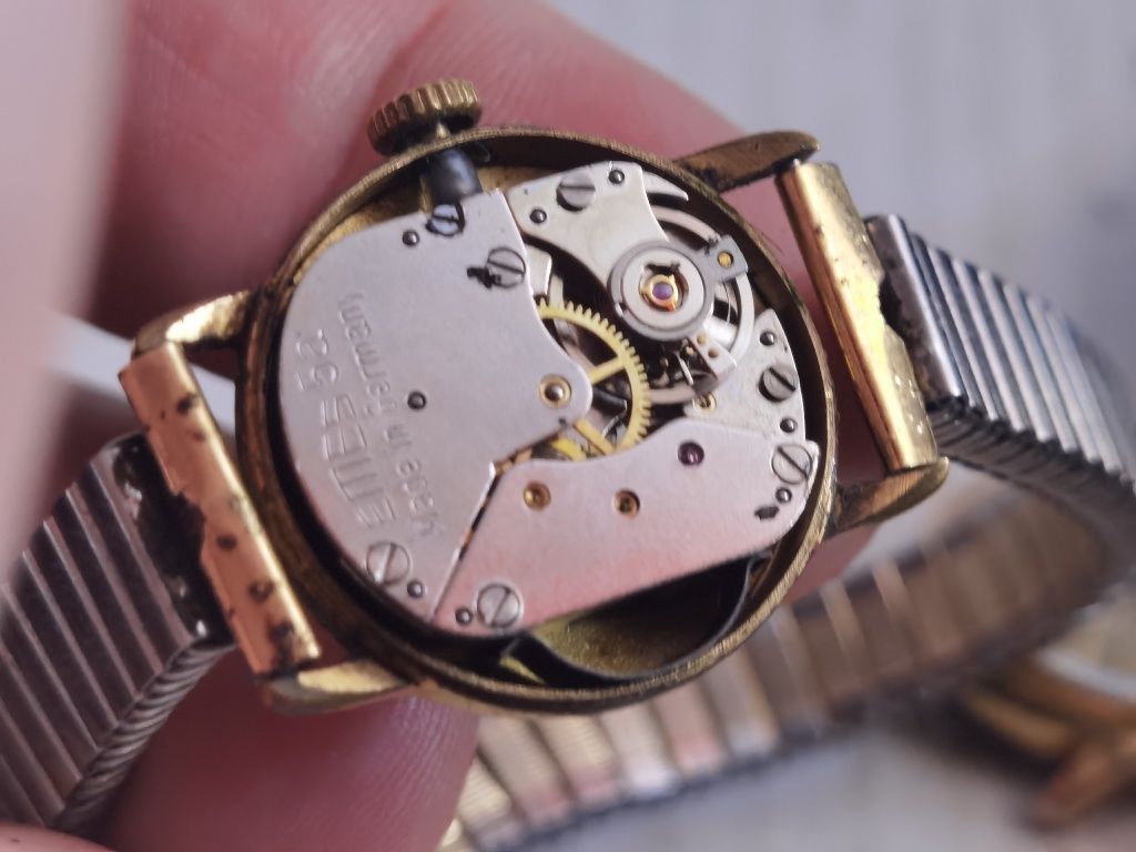 Stary zegarek mechaniczny EMES