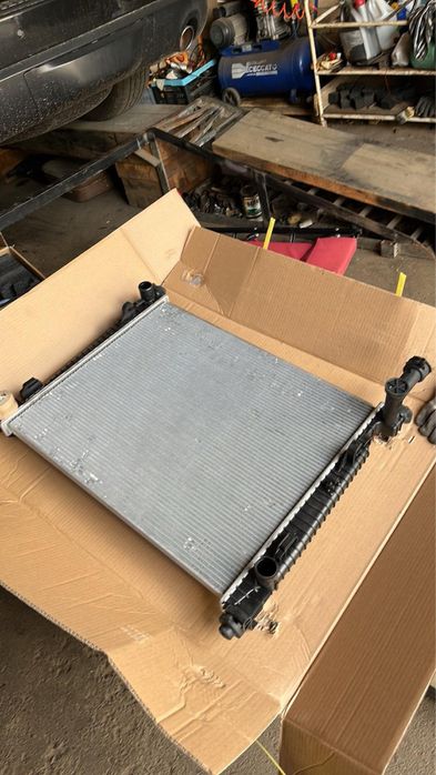 Радіатор охолодження, Dodge durango, Jeep Grand Cherokee