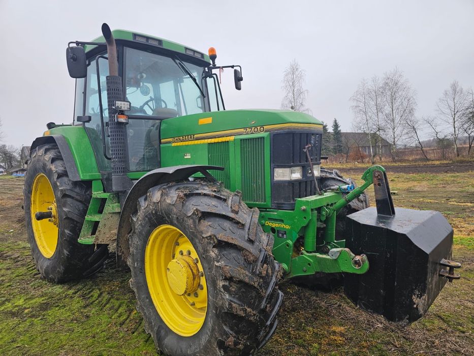 Sprzedam Ciagnik John Deere 7700  super stan
