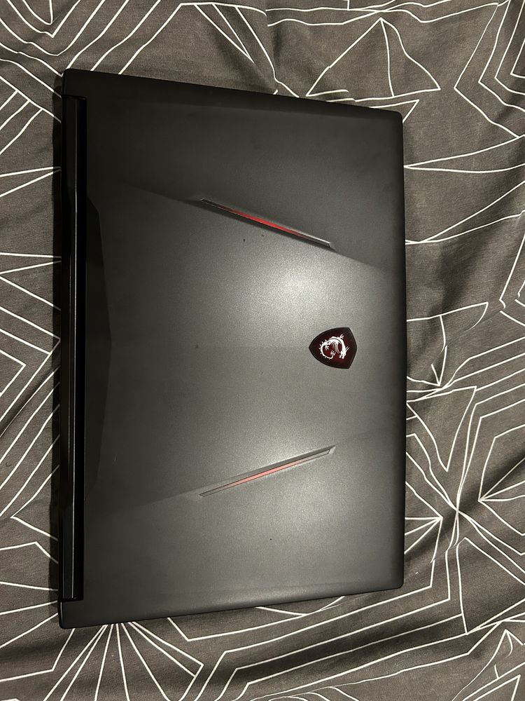 Laptop MSI GL73 - 16GB RAM - Gtx 1660Ti - i7-8750H - 1.26 TB
