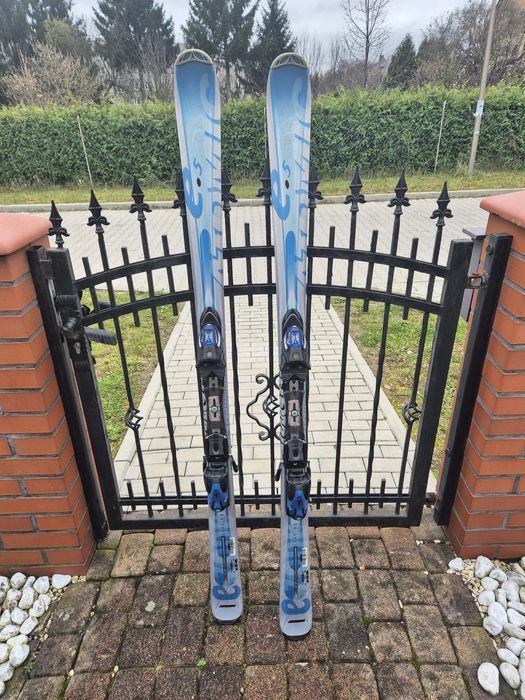 Narty ATOMIC 158 cm + kijki ATOMIC 120 cm