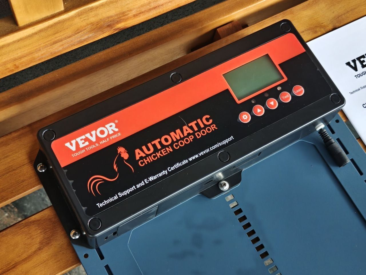 Автоматическая дверь для курятника VEVOR 21x26 см с датчиком света, IP