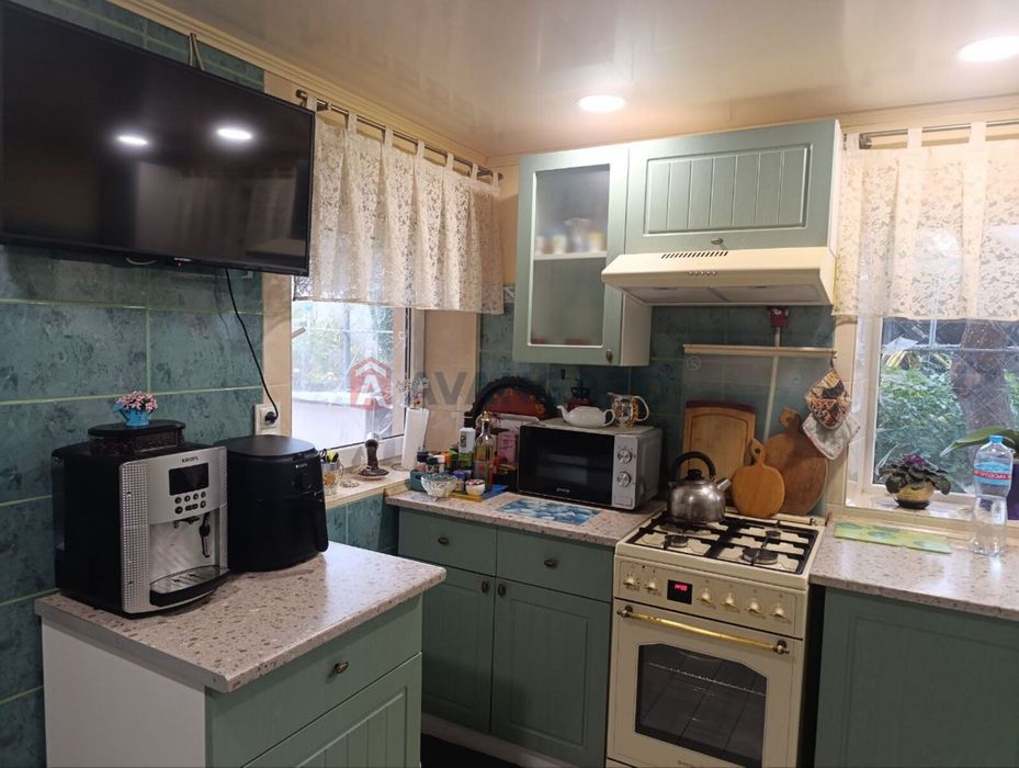 Продам частину будинку в центрі Бородинського (поряд із Сільпо)