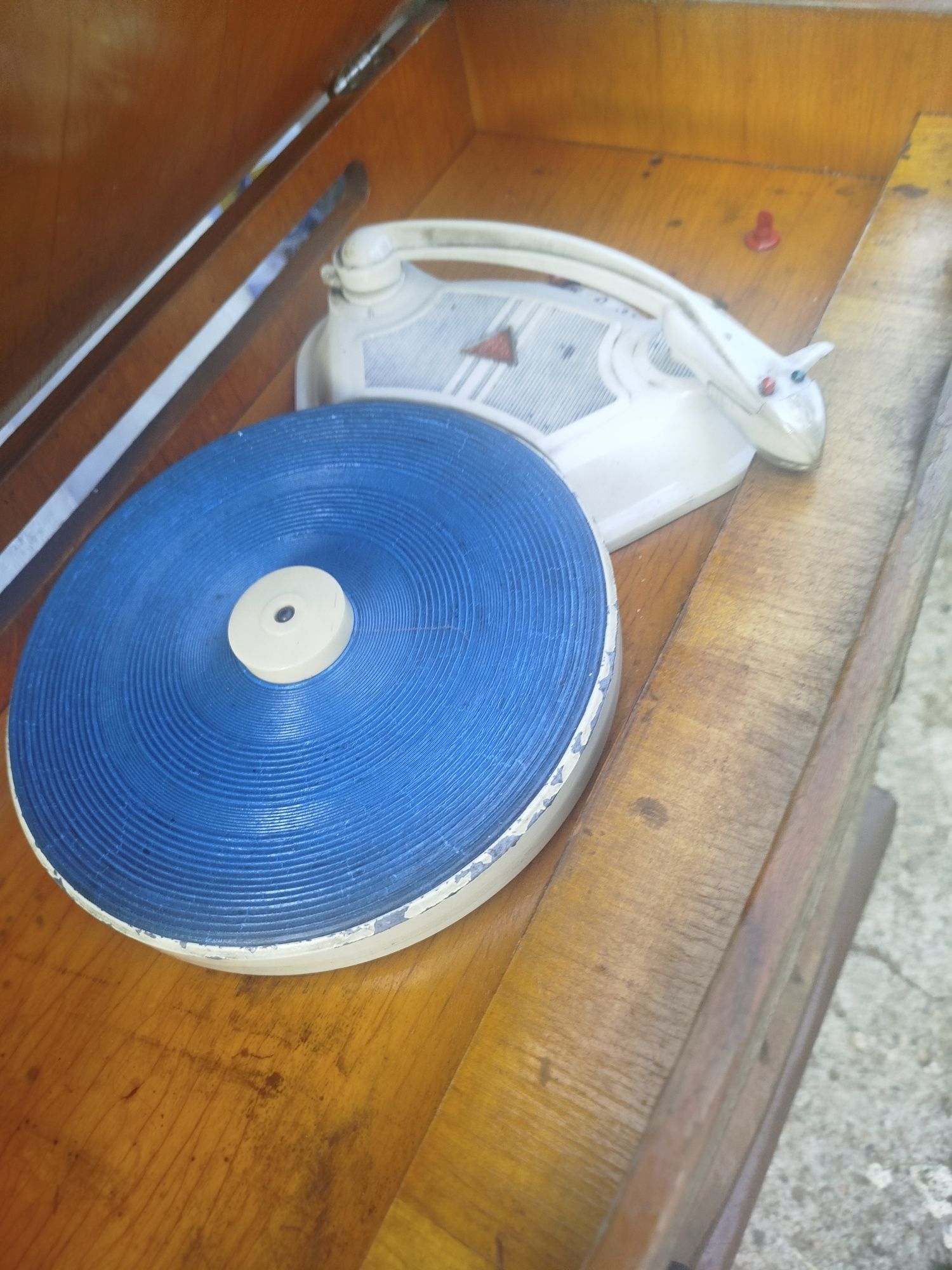 Stare radio z gramofonem