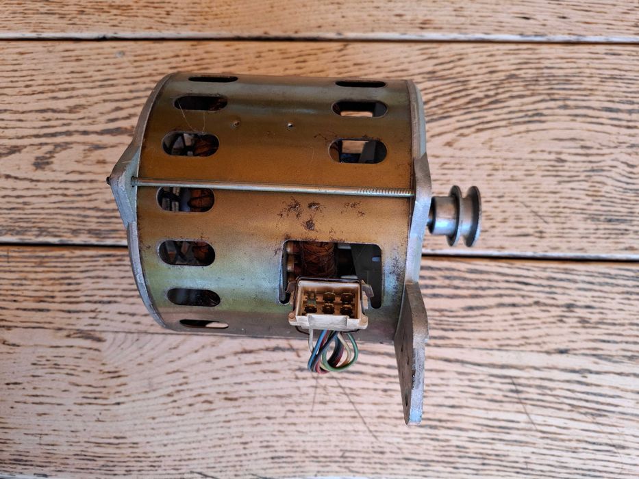 Silnik pralki Polar Aretuza PN-88/E-0230; TYP OKC2-2/ 12DK