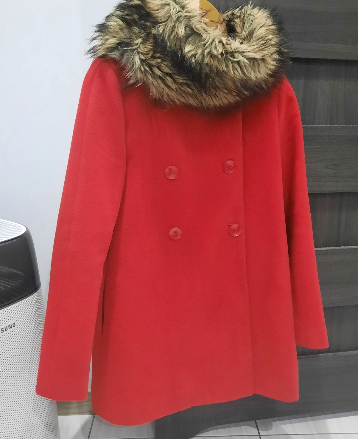 Śliczny czerwony płaszcz Pretty Girl xs