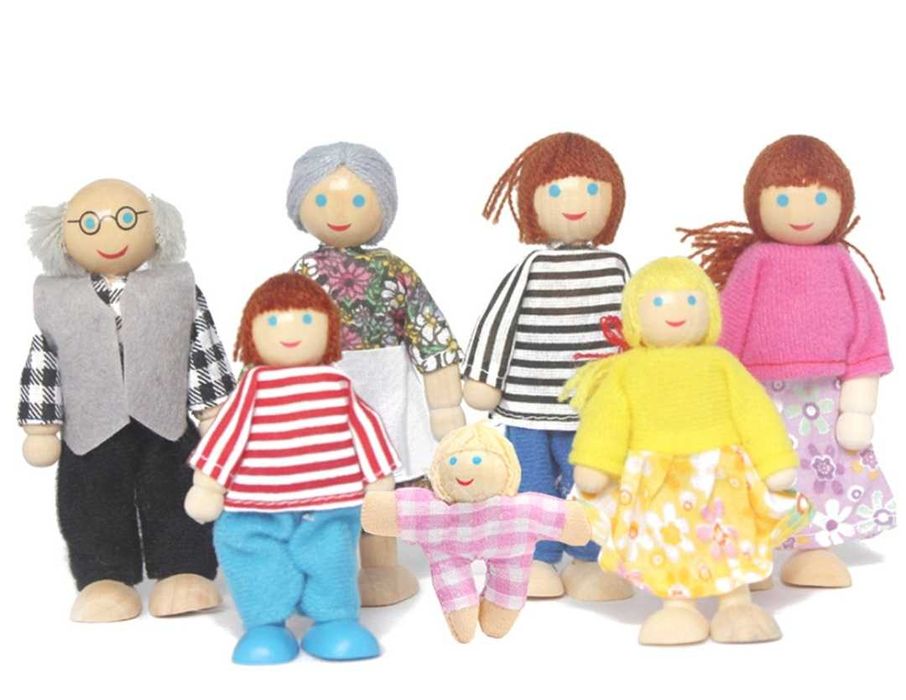 Набор кукольной семьи для детей.
