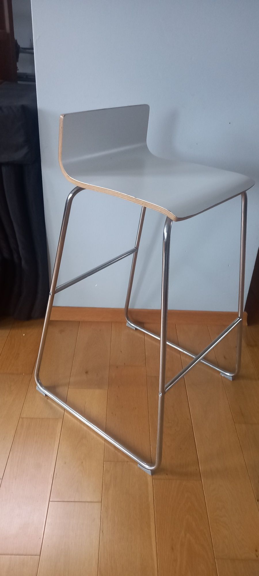 Stół barowy Ikea z hokerami komplet