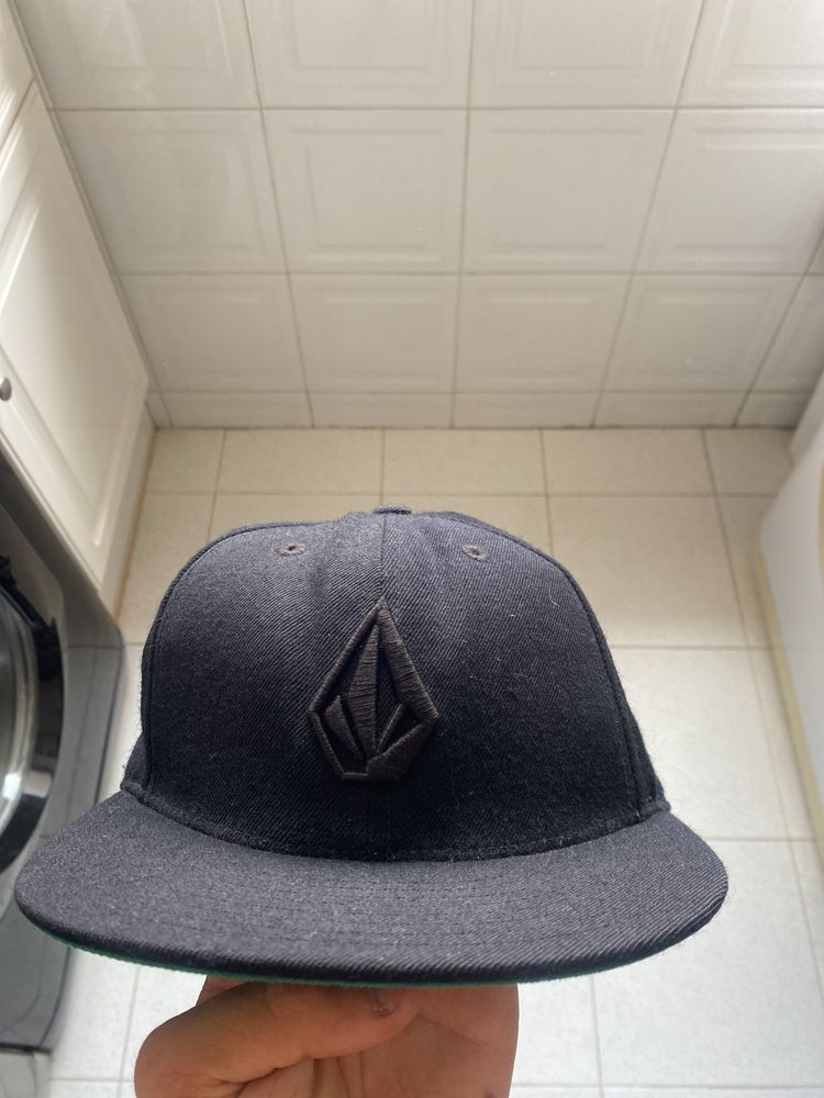 Chapéu da volcom novo