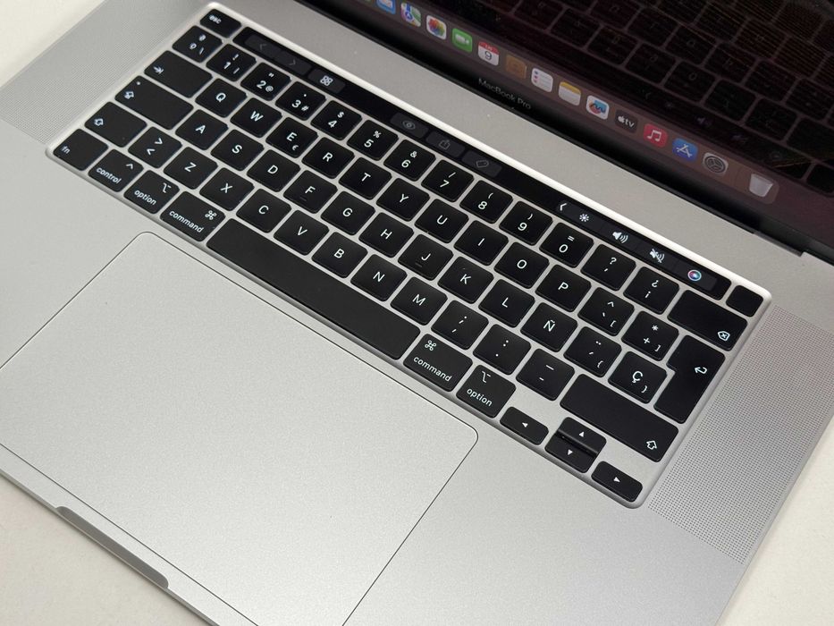 MacBook Pro 16 2019 Touchbar i7 90% kondycji 16GB RAM 512SSD Gwarancja