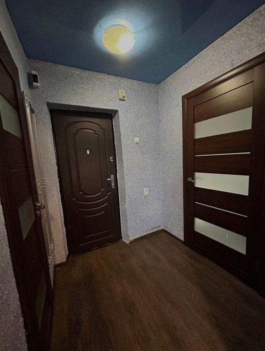 Однокімнатна з косметичним ремонтом