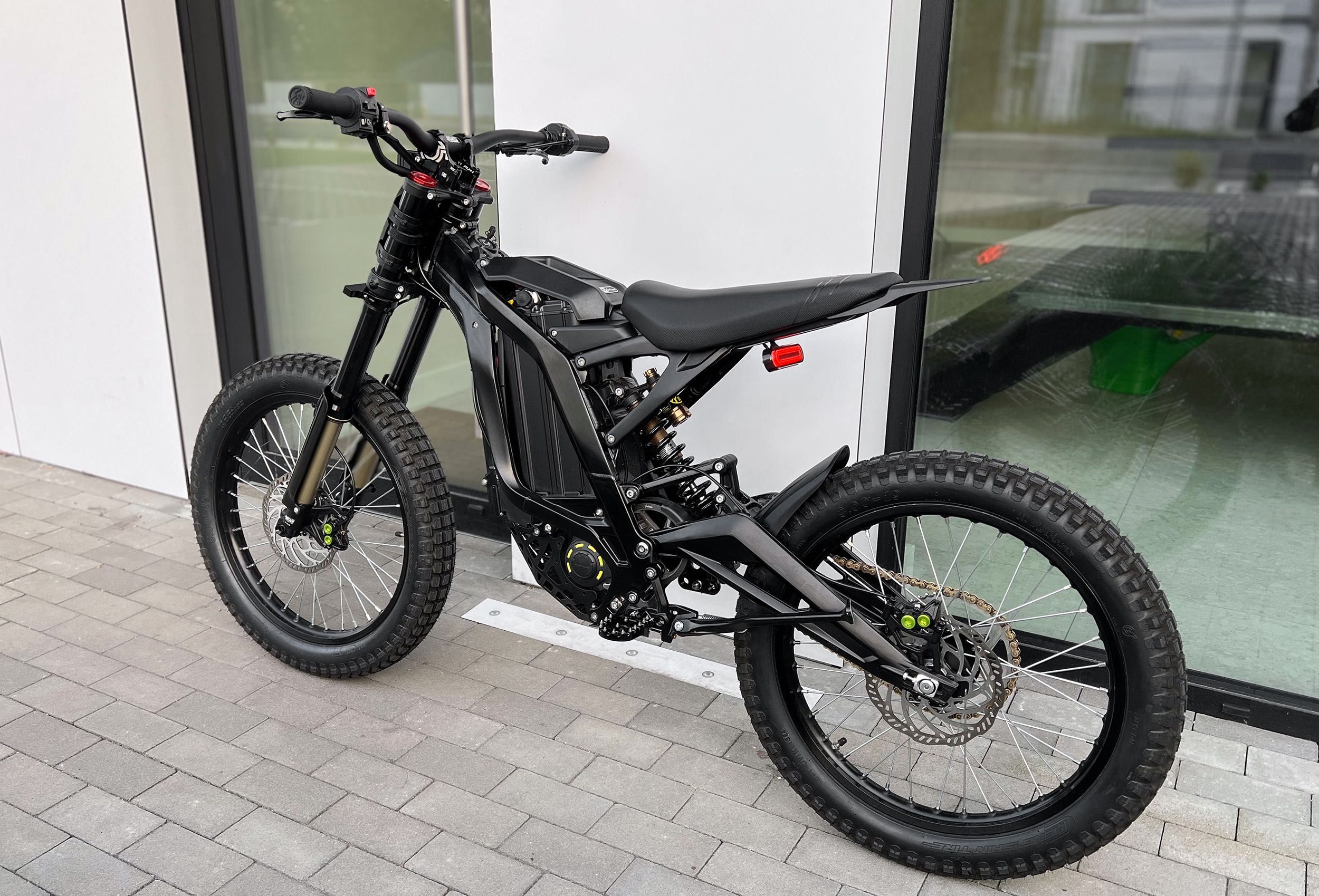 Surron Light Bee l1e 2023 jak nowy GPS zarejestrowanyubezpieczenie AC