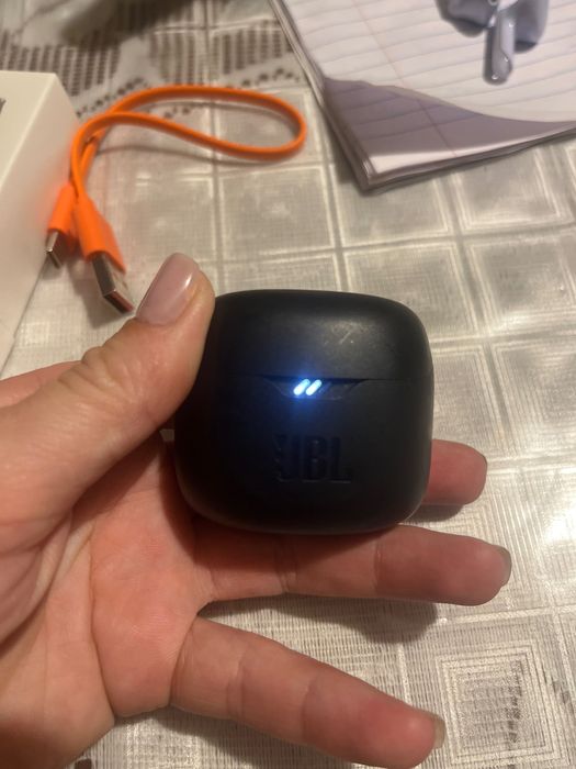 Навушники  J B L