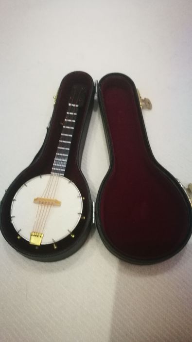 Miniaturas de instrumentos