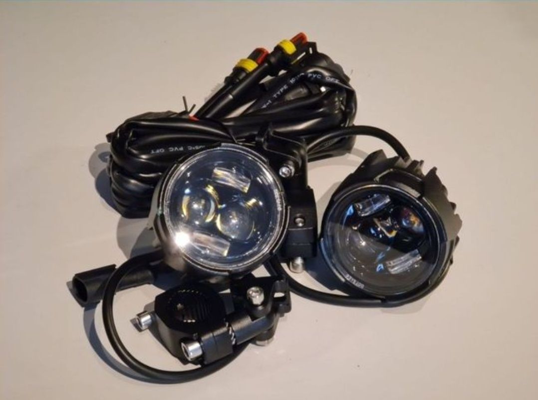 Halogeny motocyklowe LED komplet z wiązką na przekaźniku i włącznikiem