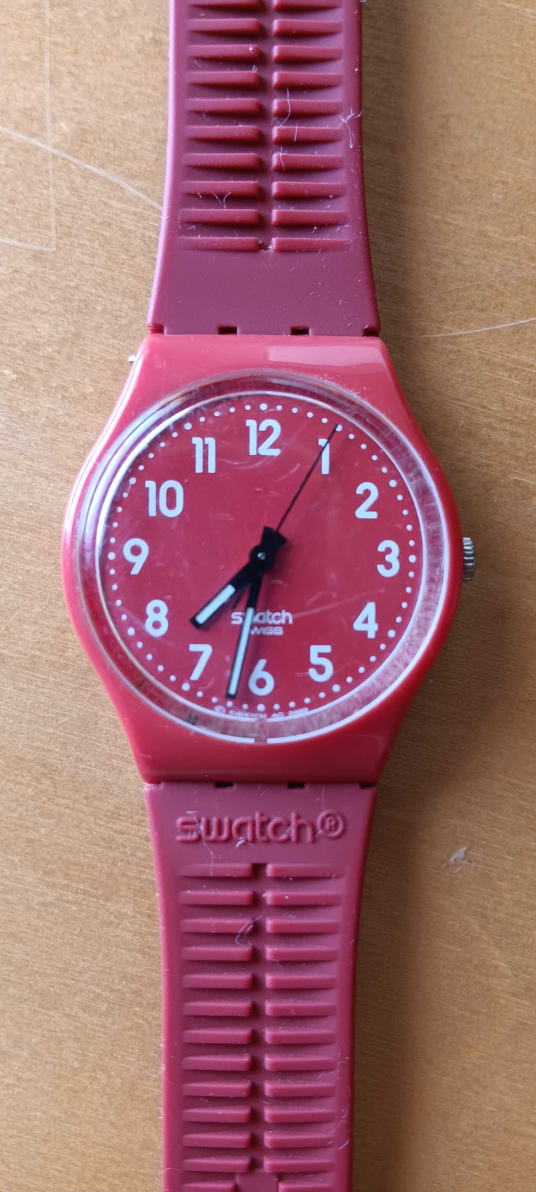 Relógio Swatch vermelho