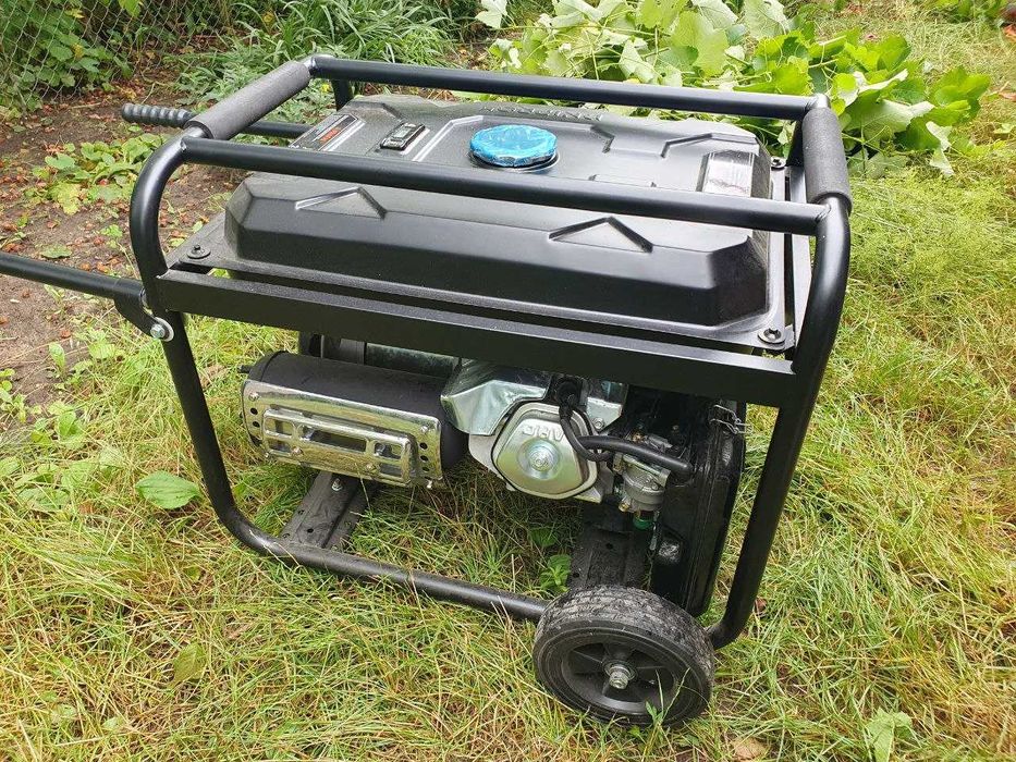 продам бензогенератор Dnipro-M GX-50E