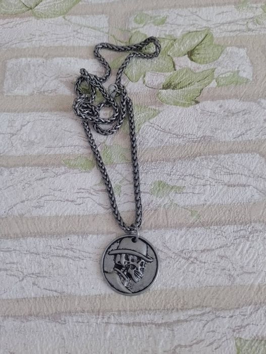 Naszyjnik z zawieszką czaszki