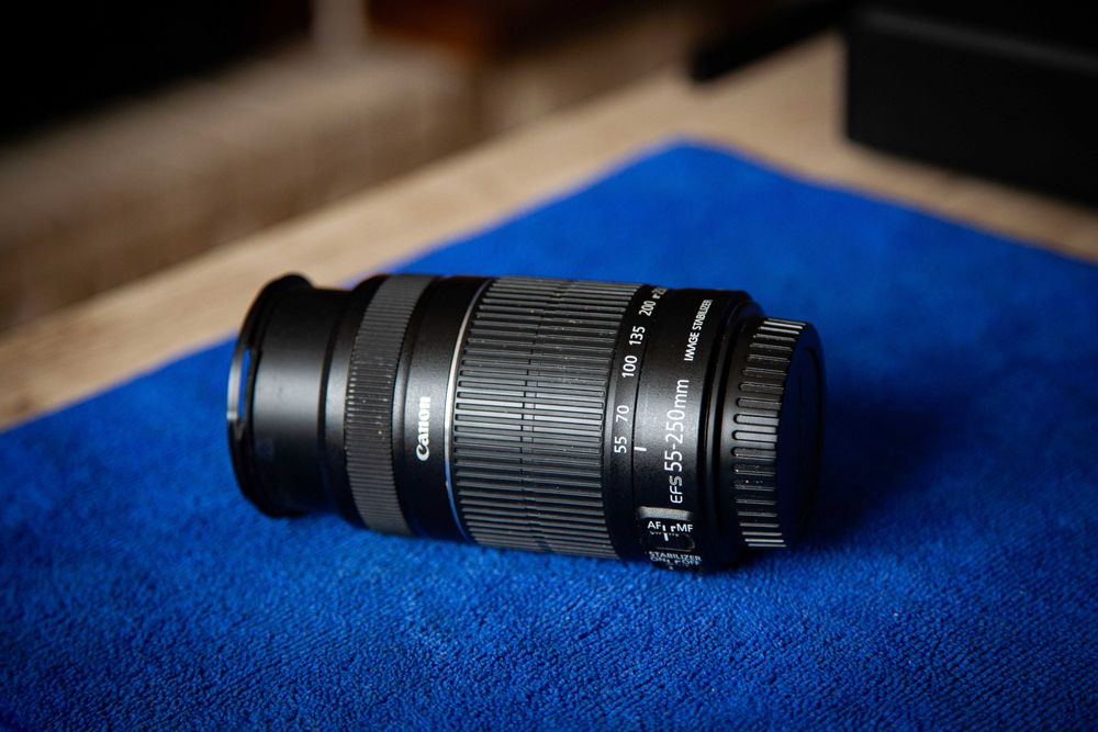 Объектив Canon EF-S 55-250mm f/4-5,6 IS II отличный
