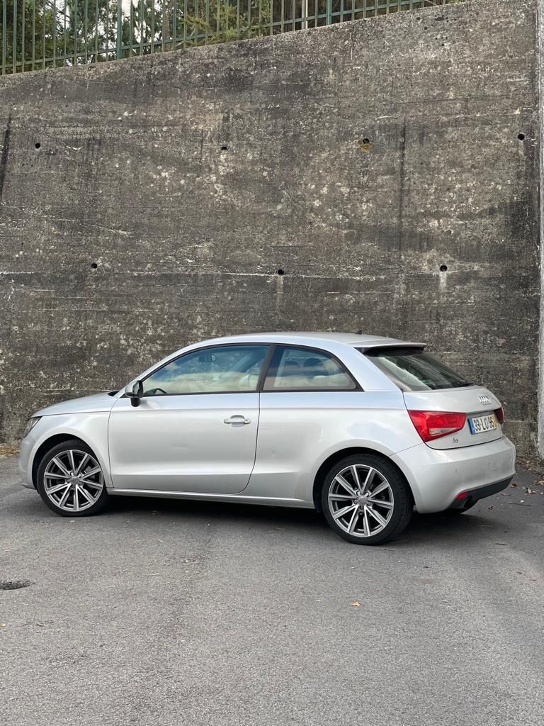 Audi A1 1.6 TDI (Revisão feita)