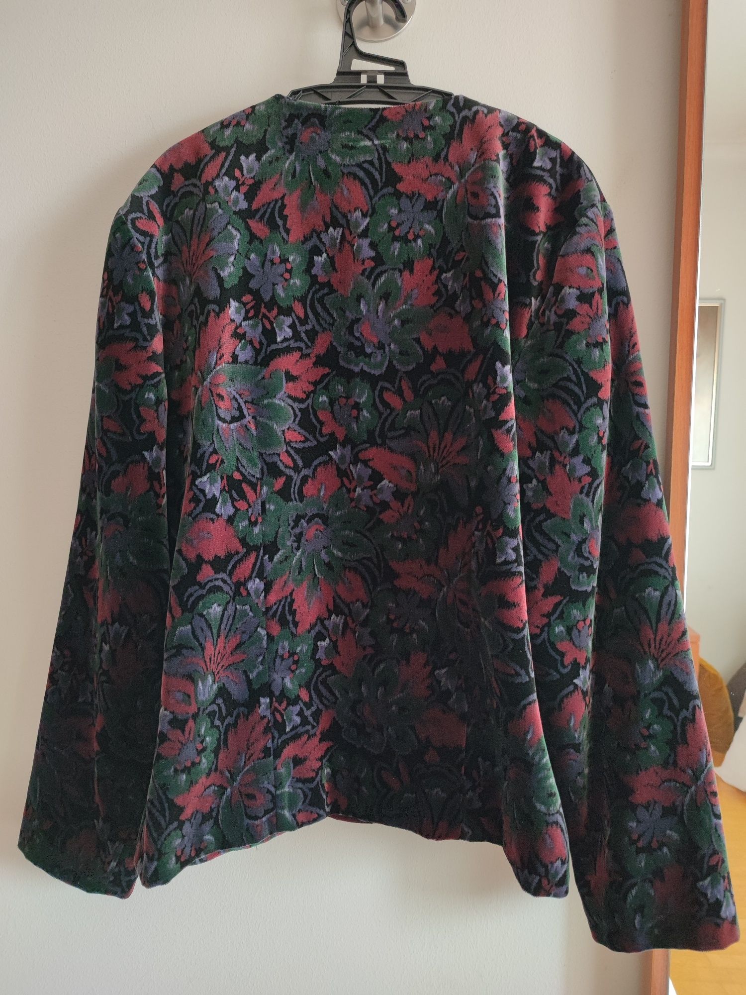 Casaco modelo bolero